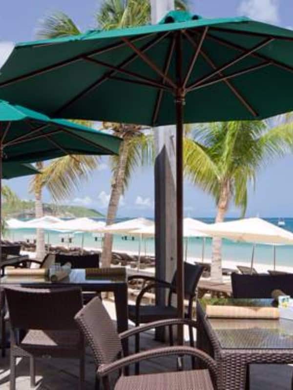 3 restaurants, breakfast, lunch, dinner served; Italian cuisine