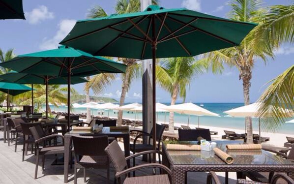 3 restaurants, breakfast, lunch, dinner served; Italian cuisine