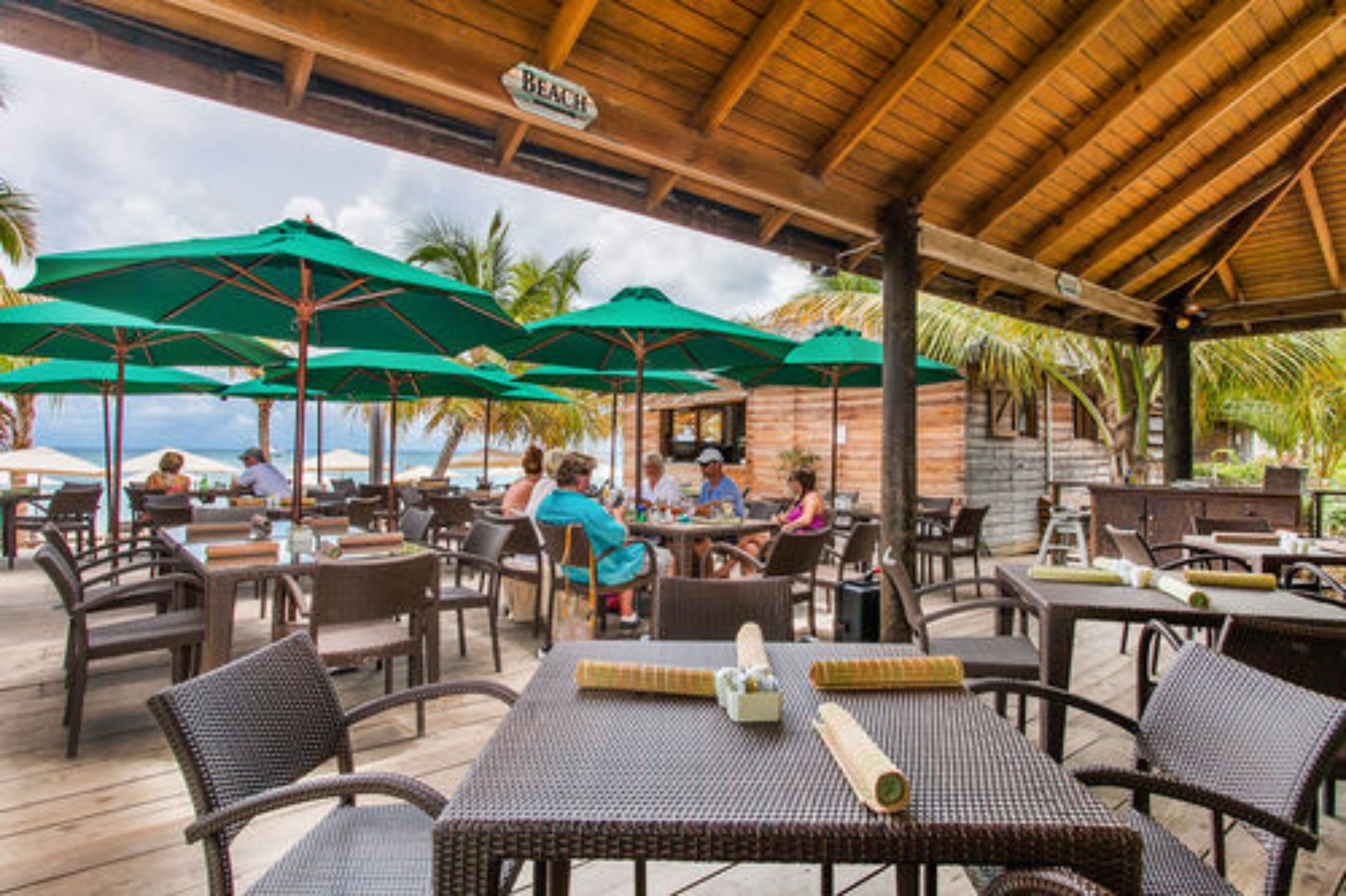 3 restaurants, breakfast, lunch, dinner served; Italian cuisine 