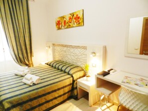 In-room safe, desk, free WiFi - Vatican Rome B&B (Rome)