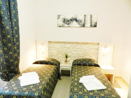 In-room safe, desk, free WiFi