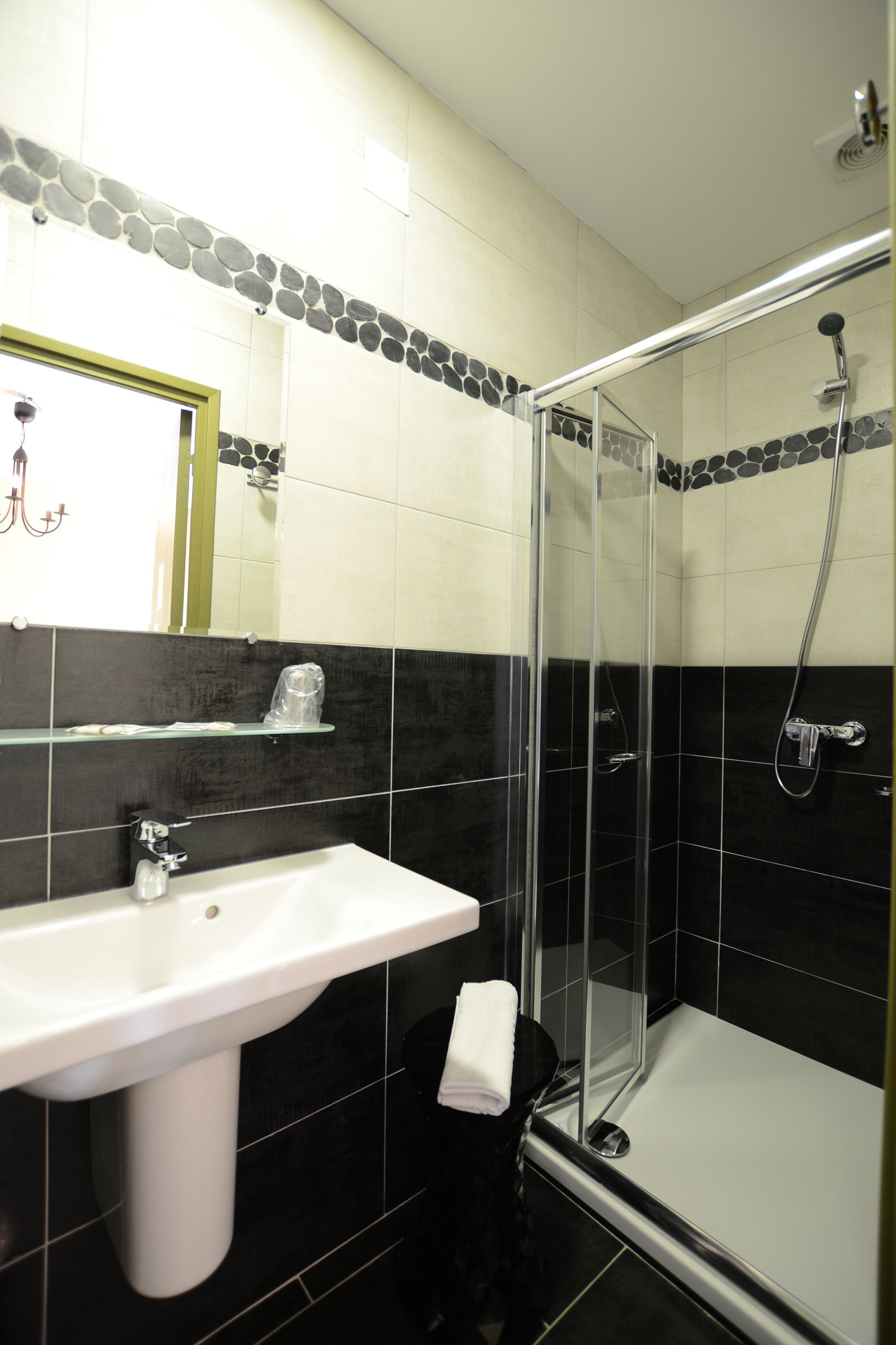 comfort double room, mountain view | bathroom | shower, free toiletries, hair dryer, towels