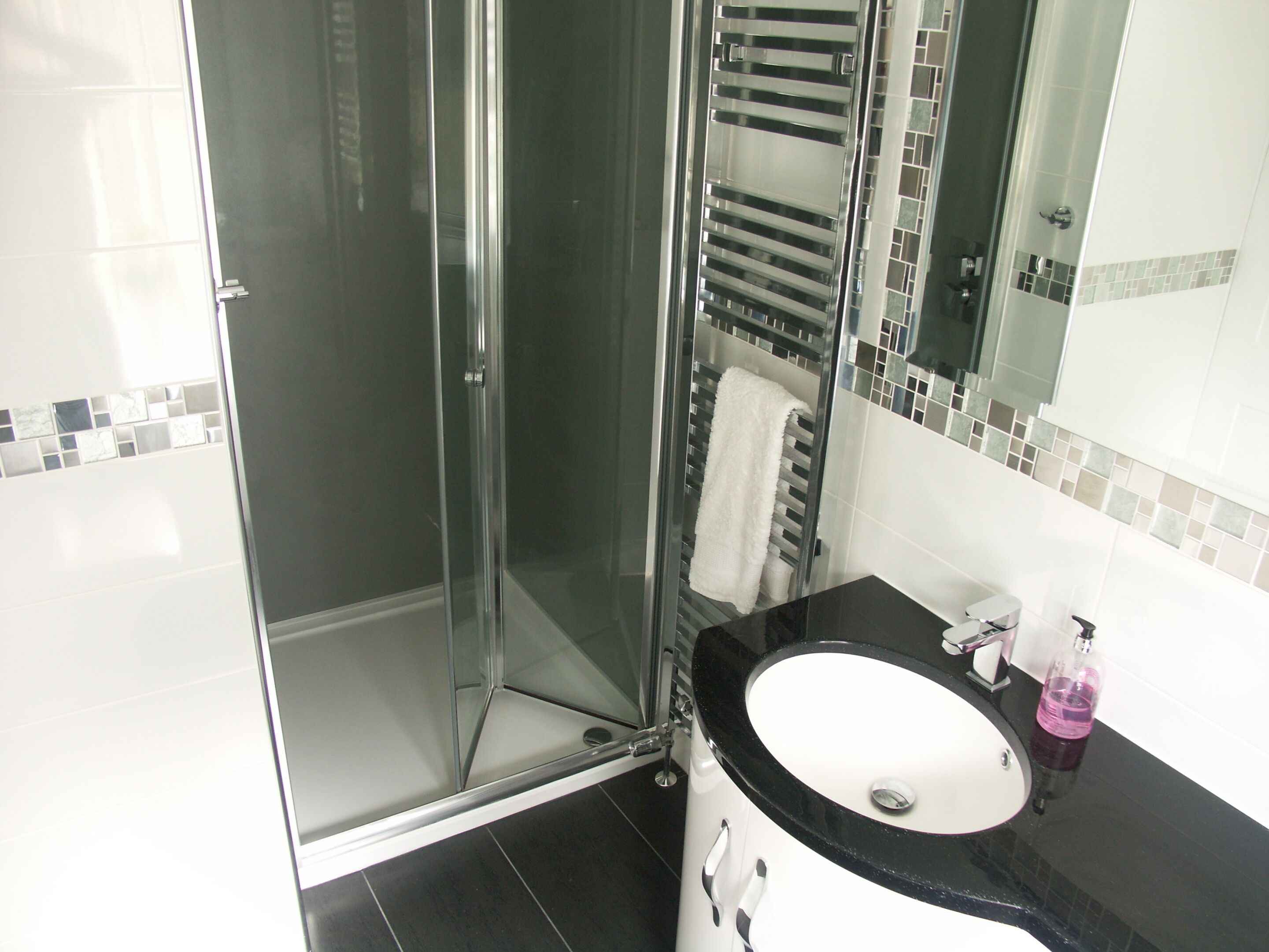 Chambre avec lits jumeaux, salle de bains attenante (/ Superking Room 2 ) | Salle de bain