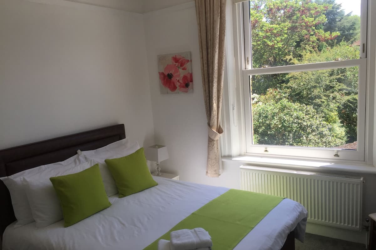 Double Room, Ensuite (Room 4 - King size)