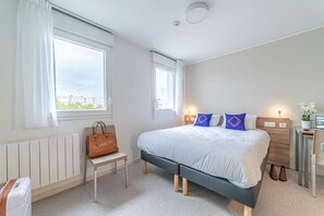 Superior Studio, 1 Double Bed (Lit Double) | In-room safe, individually furnished, desk, soundproofing - Montempô Apparthôtel Lyon Sud (Venissieux)