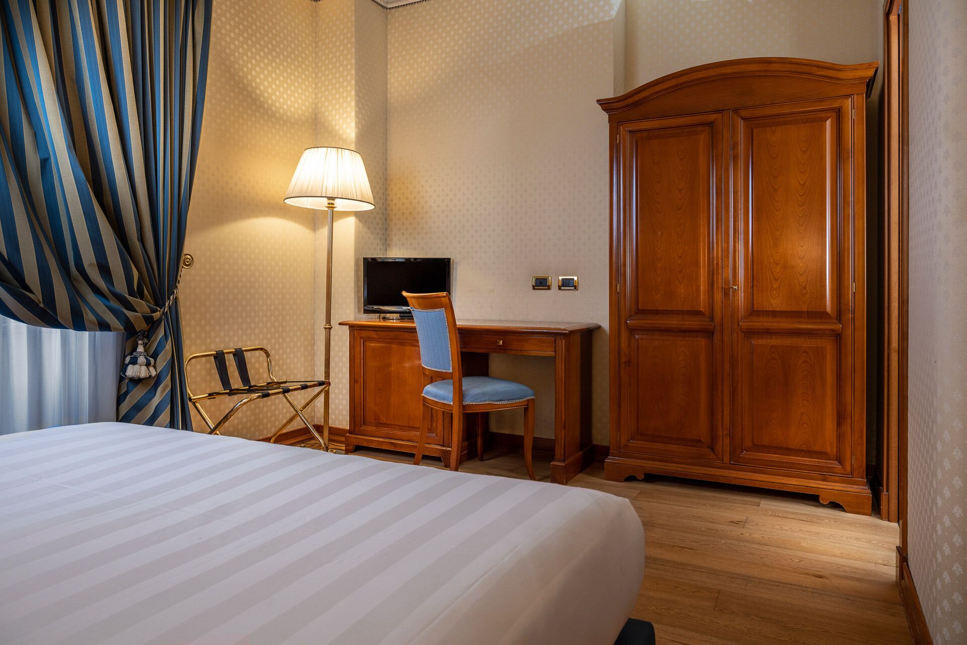 superior double room | 1 bedroom, premium bedding, down duvets, pillow-top beds