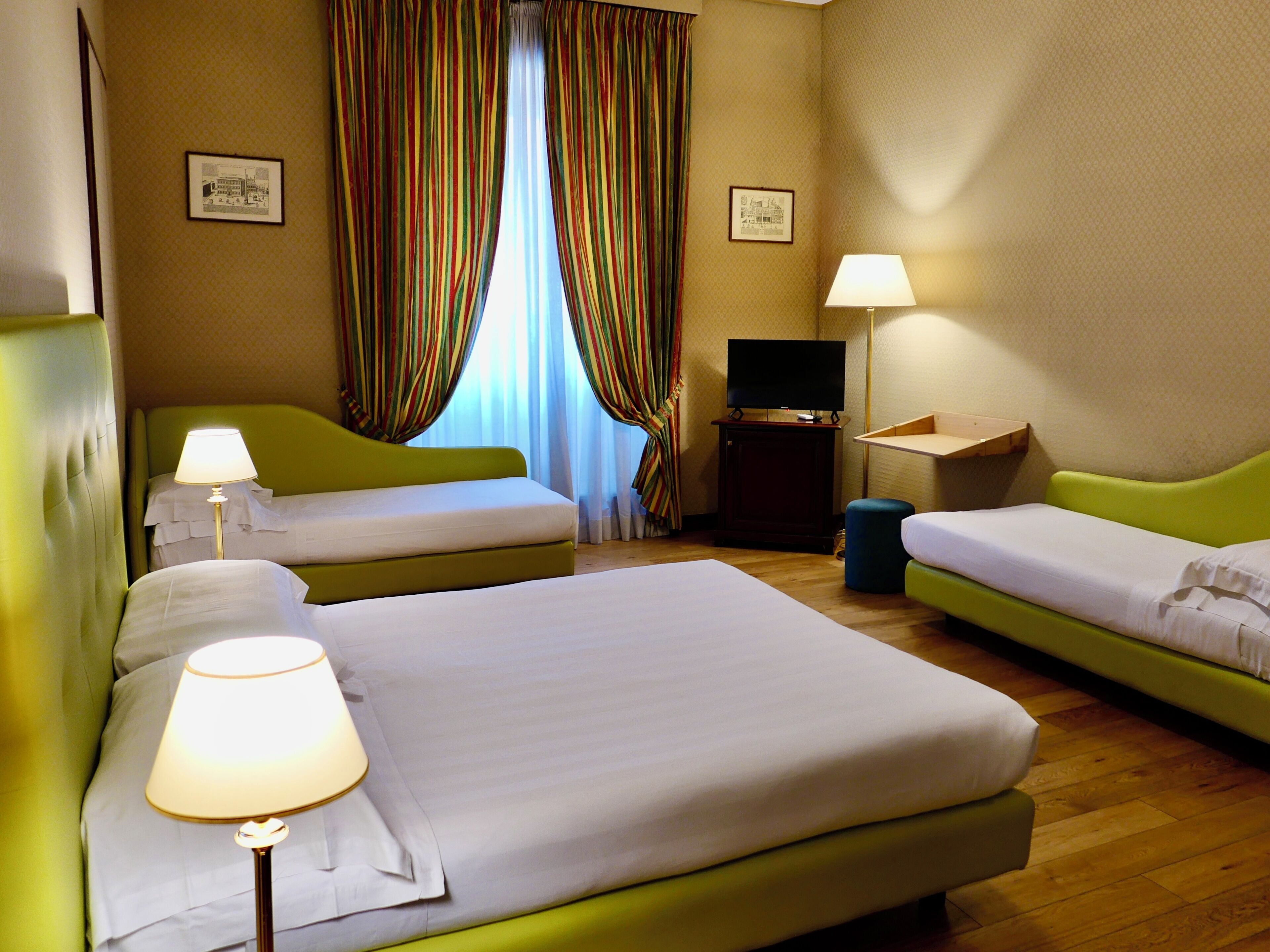 family room | 1 bedroom, premium bedding, down duvets, pillow-top beds