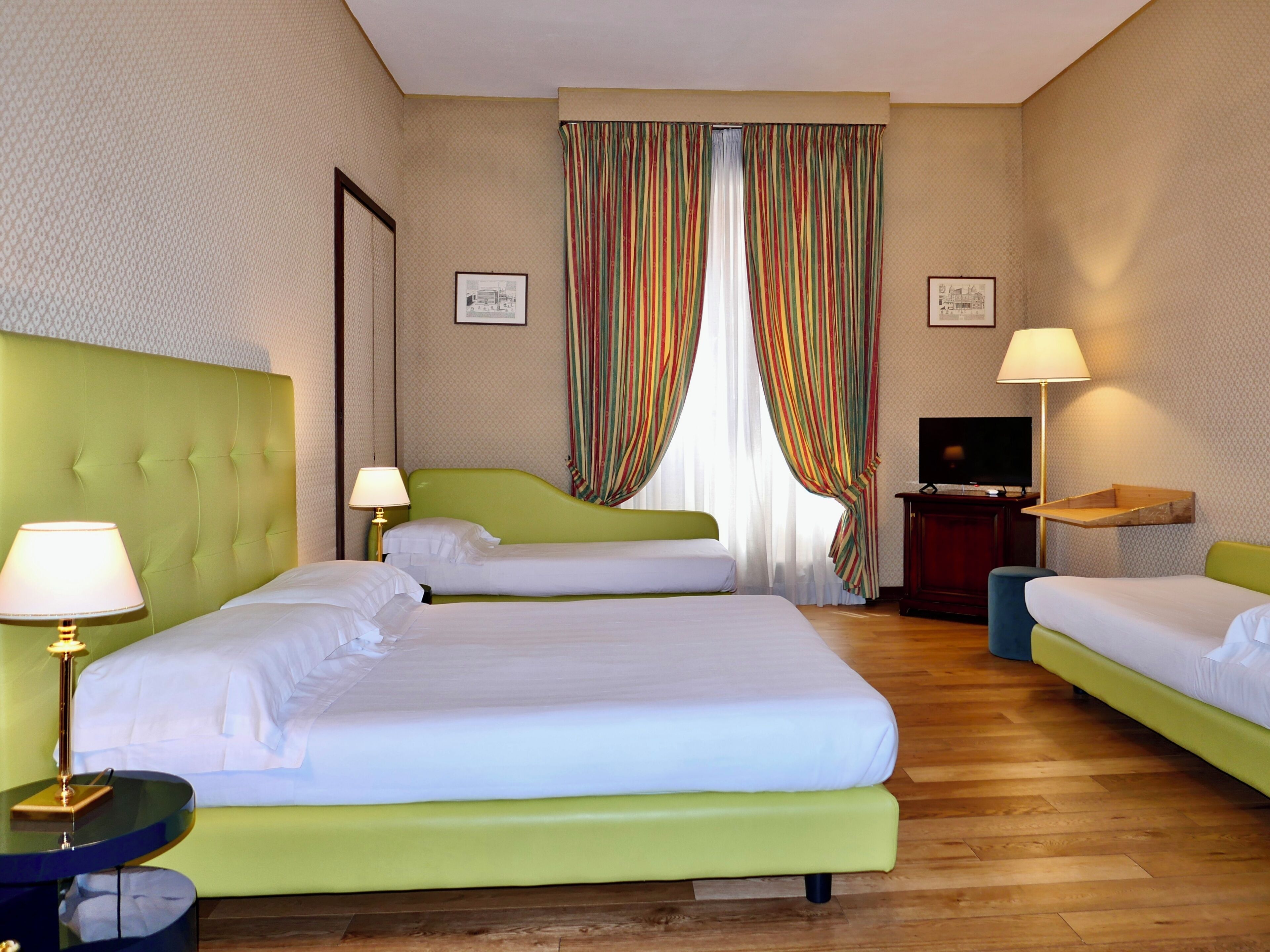 Phòng dành cho gia đình | Bộ đồ giường cao cấp, chăn bông, nệm có lớp đệm bông, minibar 