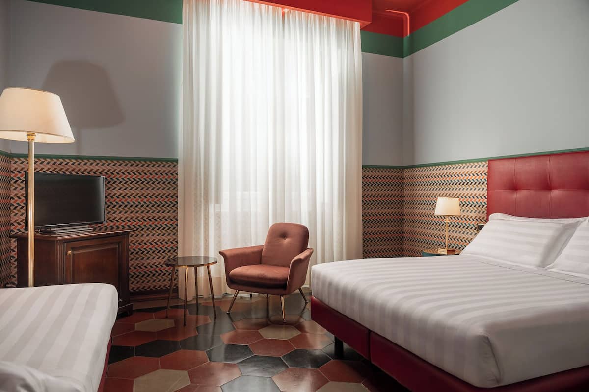Deluxe Triple Room | 1 bedroom, premium bedding, down comforters, pillowtop beds