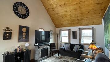 Cottage, Ensuite (Storybook House) | Interior