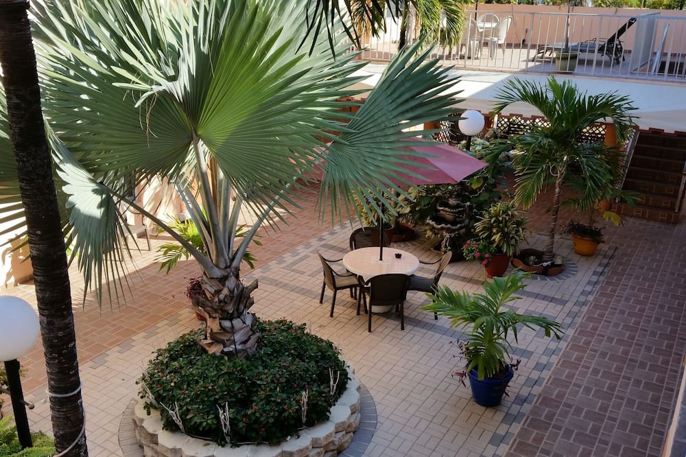 Lago Mar Motel and Apartments