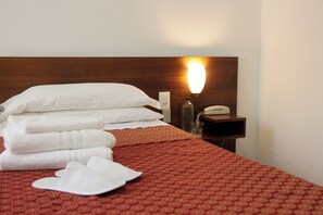 In-room safe, desk, soundproofing, free WiFi - Hotel Salieri (Legnago)