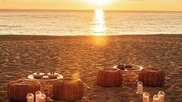 2 restauranter, frokost serveres