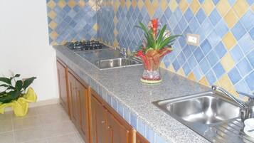 Réfrigérateur, micro-ondes