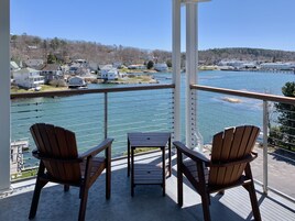 Quarto luxo, 1 cama King, vista para o porto, de frente para o oceano | Vista para a água