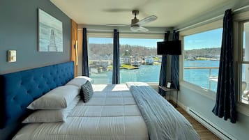 Deluxe Room, 1 King Bed, Harbour View, Oceanfront | Egyptian cotton sheets, premium bedding, pillow-top beds