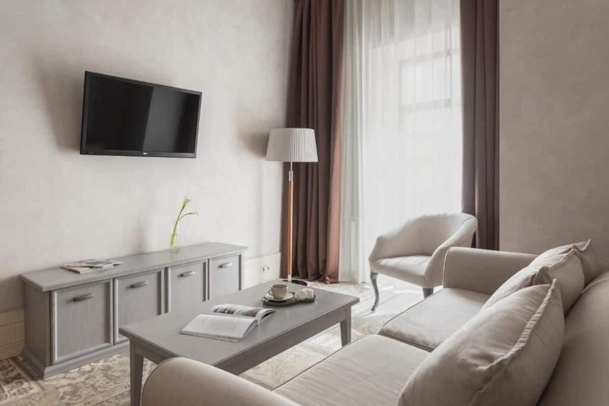 Suíte superluxo | 1 quarto, roupas de cama antialérgicas, frigobar, cofres nos quartos