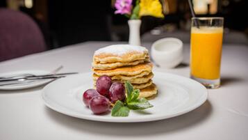 Buffet déjeuner gratuit tous les jours