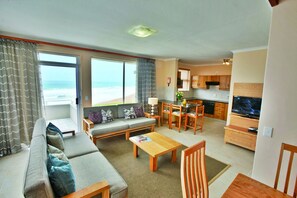 Leilighet, 3 soverom, ikke-røyk | Eget kjøkken | Kjøleskap, mikrobølgeovn, ovn og kokeplater