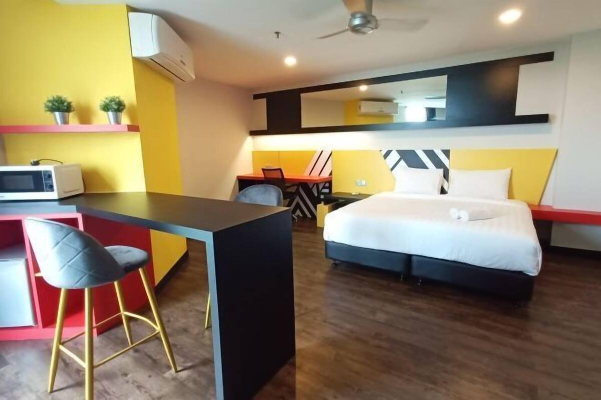 In-room safe, desk, blackout drapes, WiFi (free)