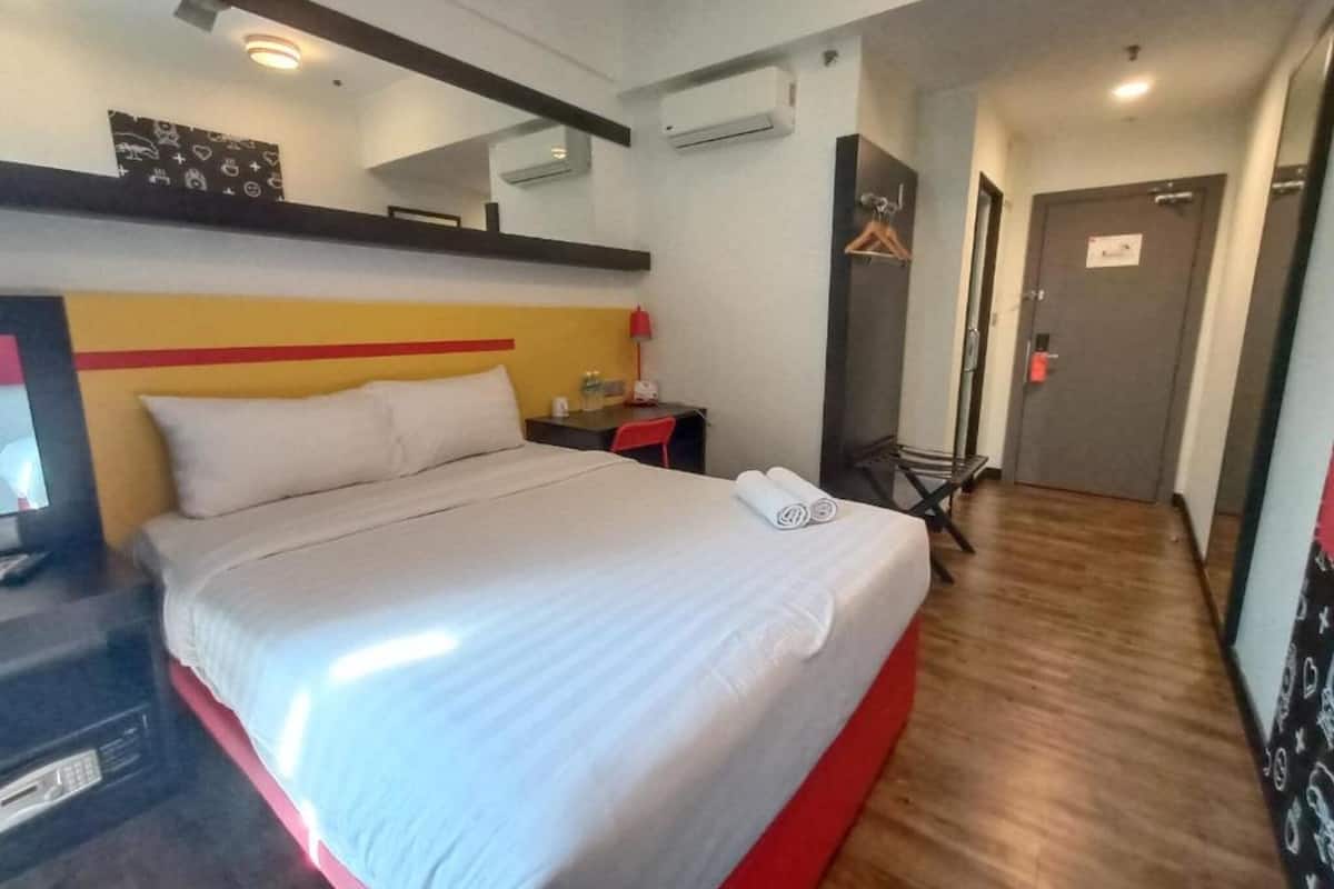 In-room safe, desk, blackout drapes, WiFi (free)