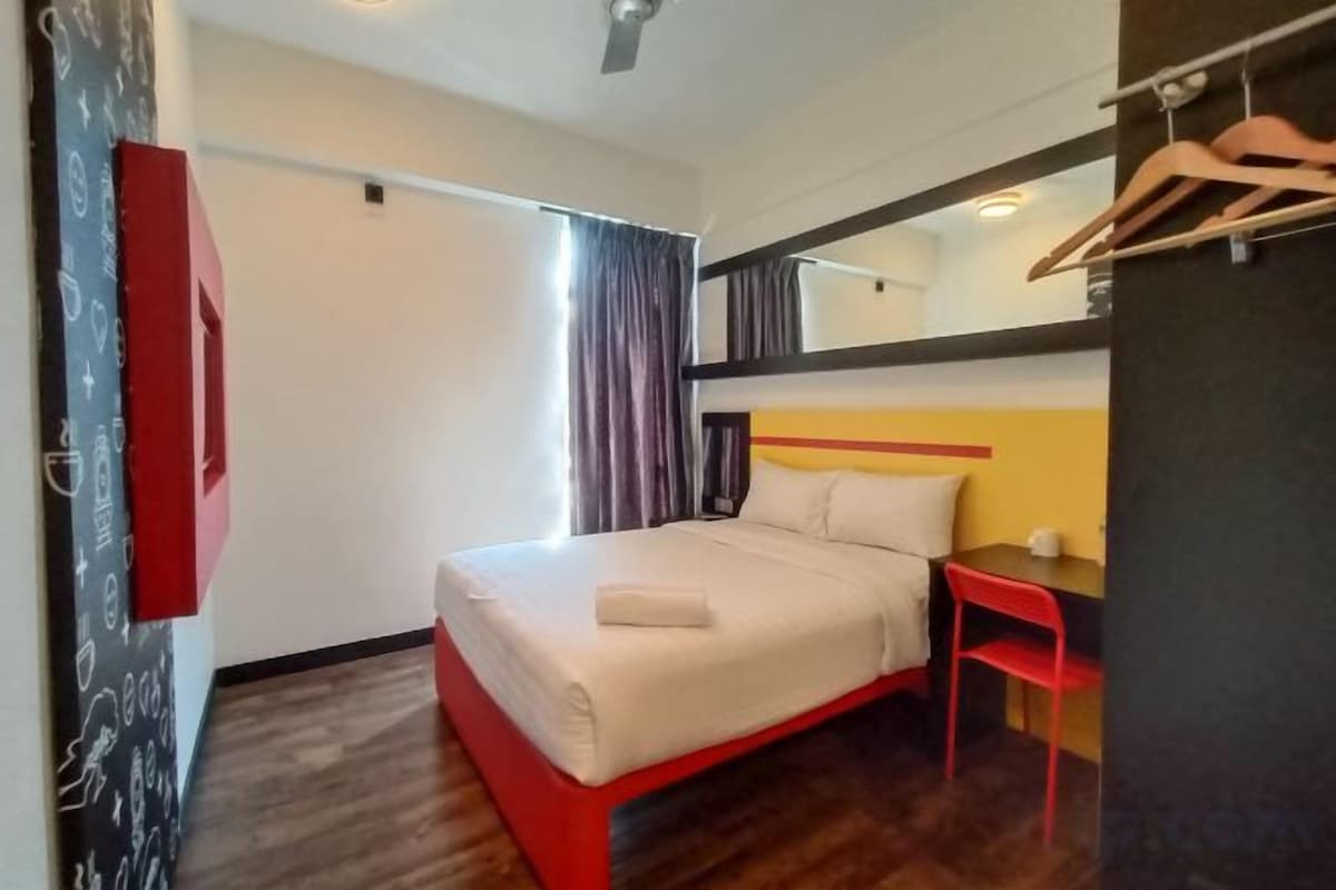 In-room safe, desk, blackout curtains, free WiFi