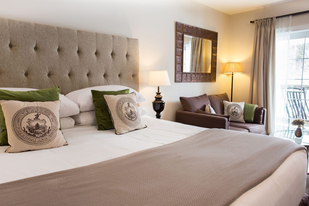 pet friendly king | premium bedding, pillow-top beds, in-room safe, individually decorated