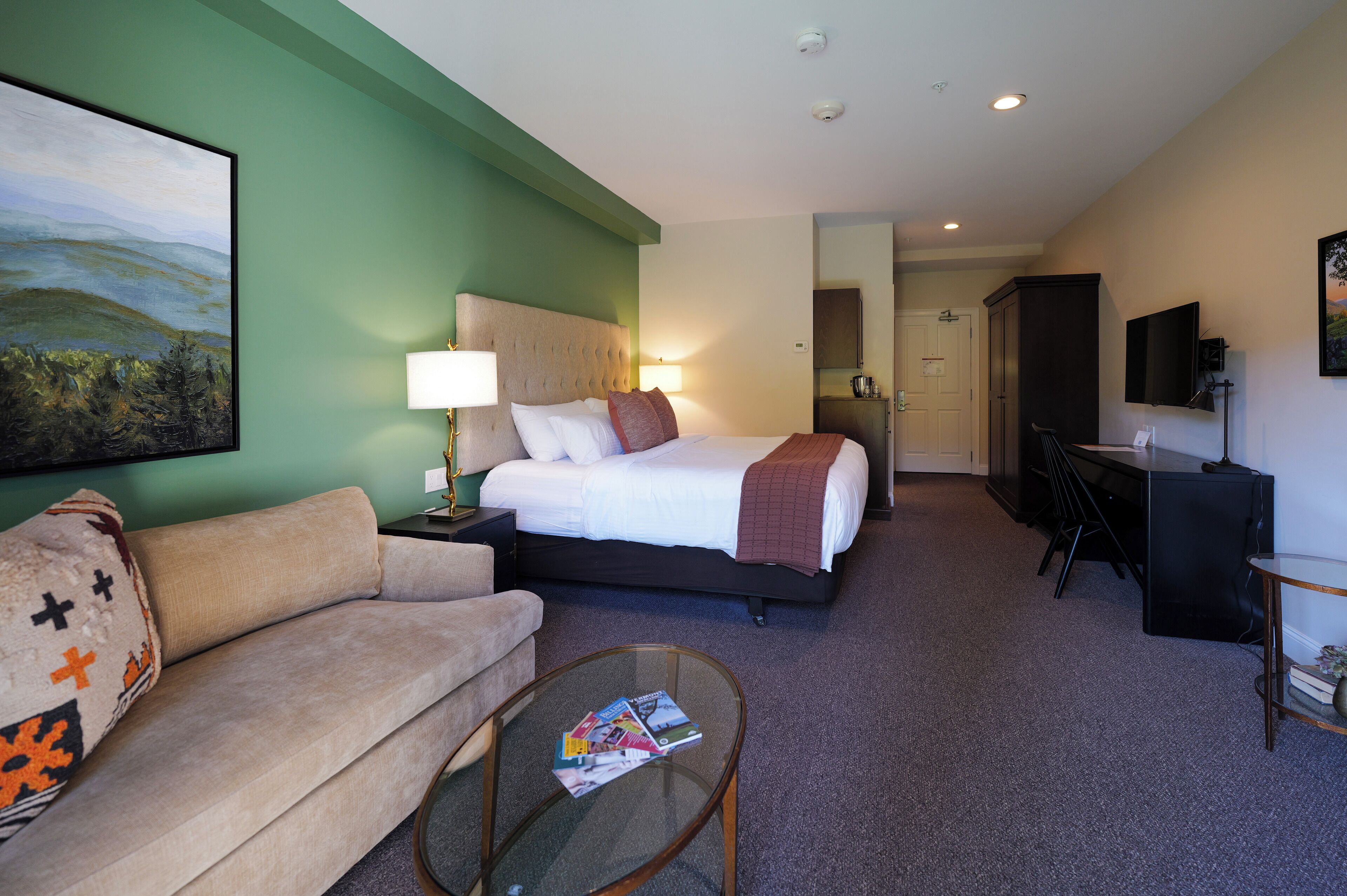 Klassieke kamer, 1 kingsize bed, koelkast & magnetron, uitzicht op tuin | Luxe beddengoed, pillowtop-bedden, een kluis op de kamer