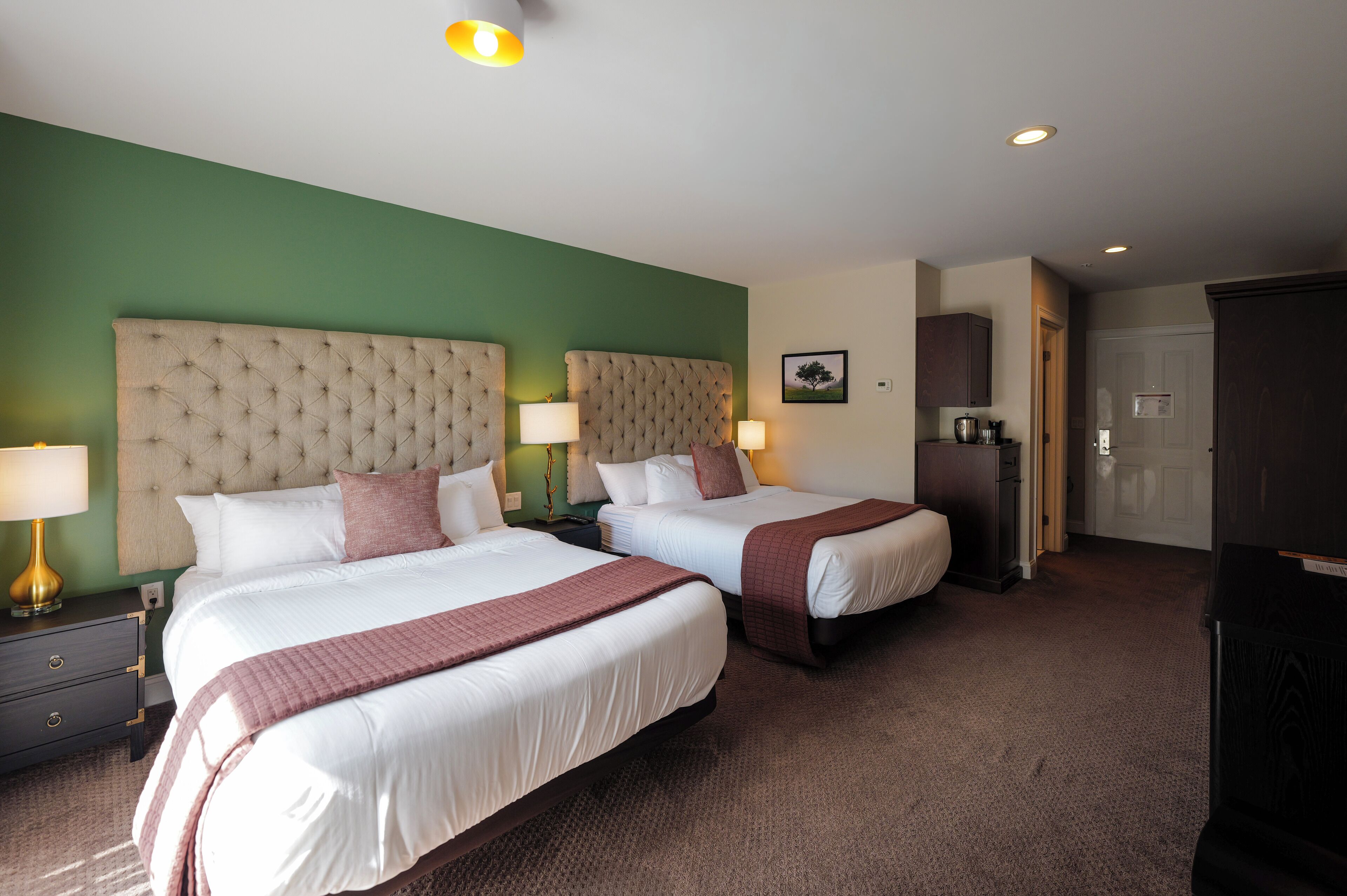 Kamer (Riverview Queen) | Luxe beddengoed, pillowtop-bedden, een kluis op de kamer