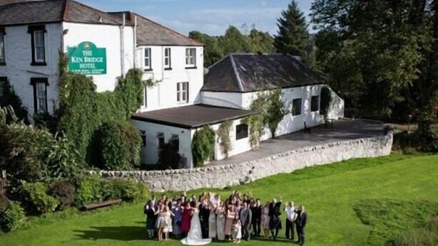 A white building with a sign reading "The Ken Bridge Hotel". - The Kenbridge Hotel (Castle Douglas)