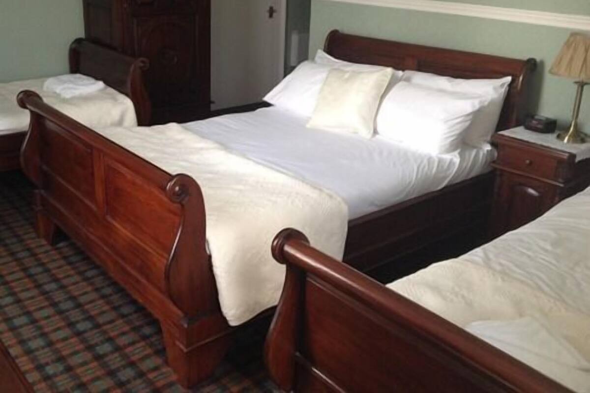 Family Room, Multiple Beds, Ensuite | 1 bedroom, blackout drapes, WiFi (free)