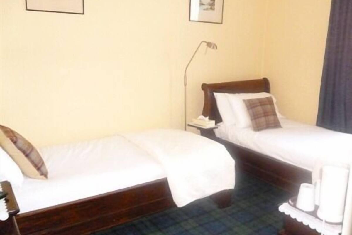 Standard Twin Room, Ensuite | 1 bedroom, blackout drapes, WiFi (free)