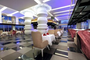 2 Bars/Lounges, Lobby-Lounge, Bar auf der Dachterrasse