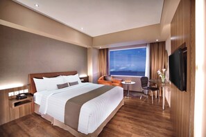 Deluxe Room | Minibar, in-room safe, desk, free WiFi - Aston Kupang Hotel & Convention Center (Kupang)