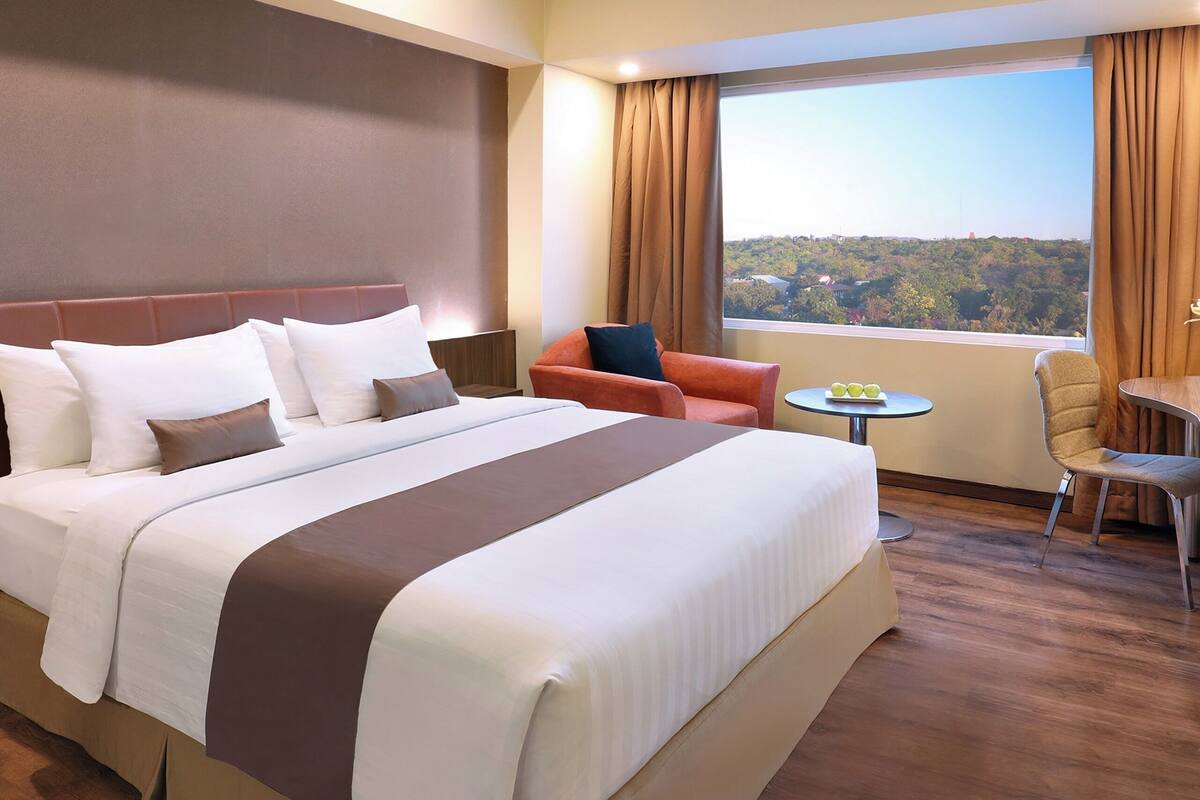 minibar, in-room safe, desk, free wifi