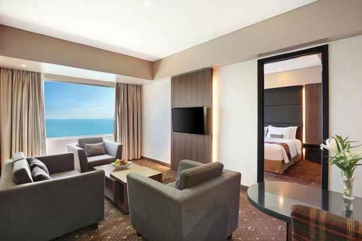 Minibar, caja de seguridad en la habitación, escritorio y wifi gratis