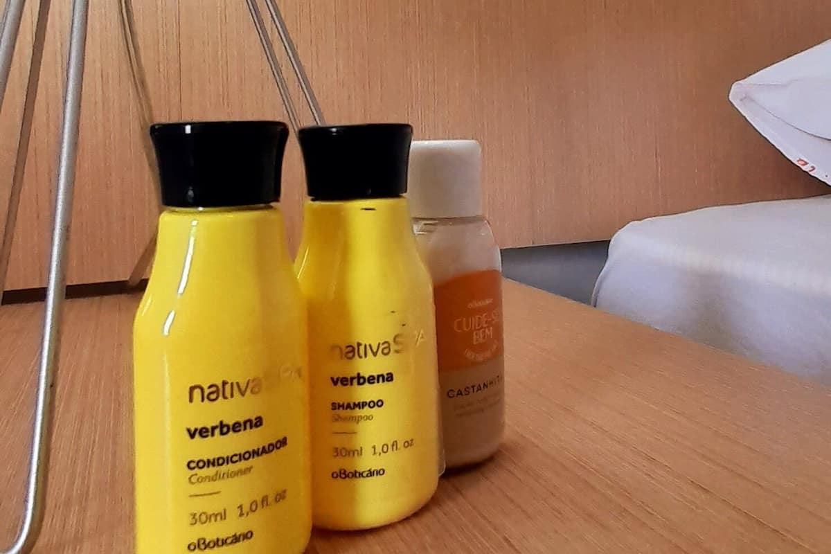 esmeralda - quarto quadruplo | bathroom | shower, free toiletries, hair dryer, towels