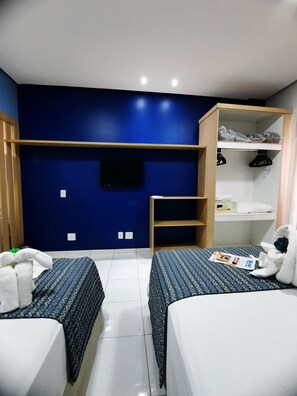 Minibar, caja de seguridad en la habitación y cortinas blackout 