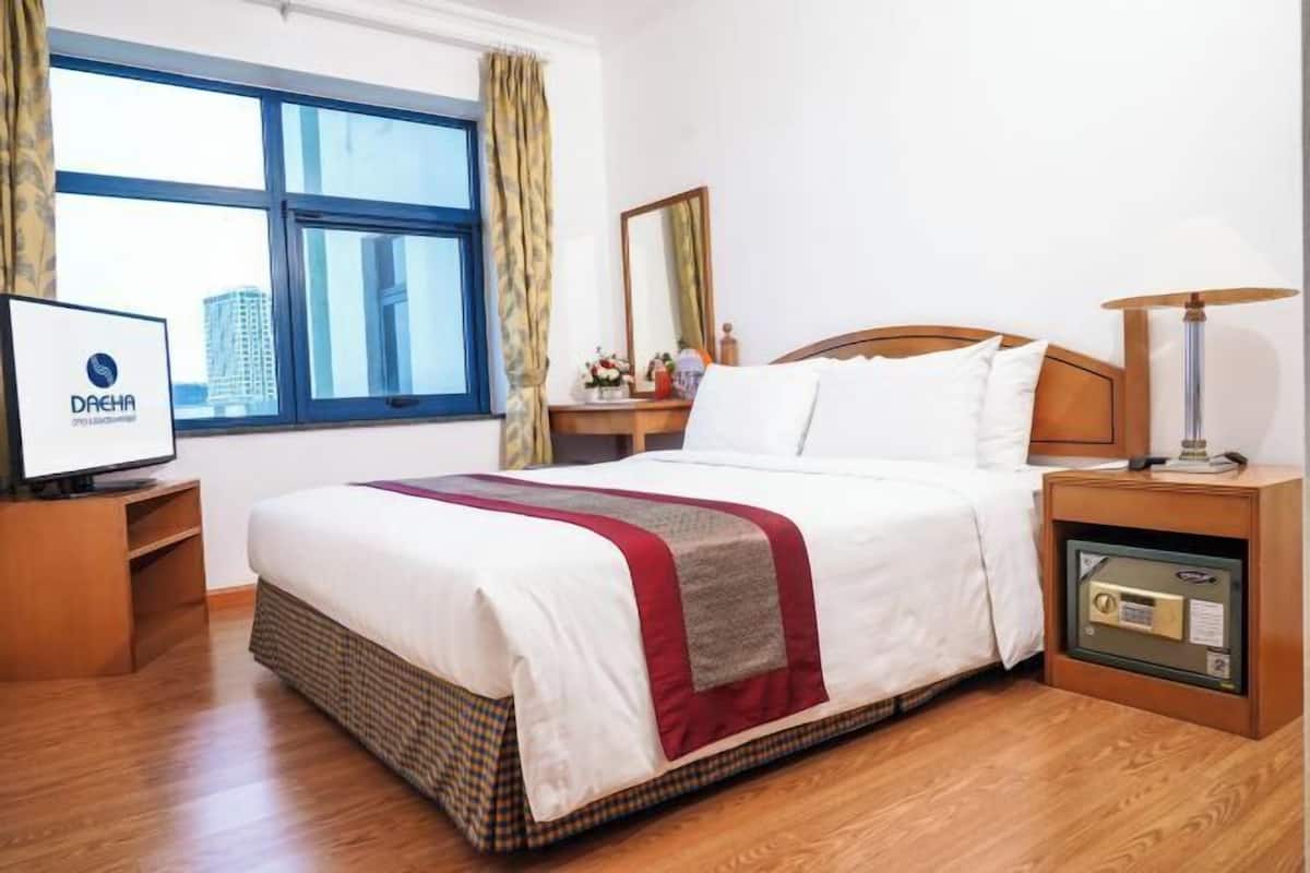 2 bedrooms, in-room safe, desk, laptop workspace