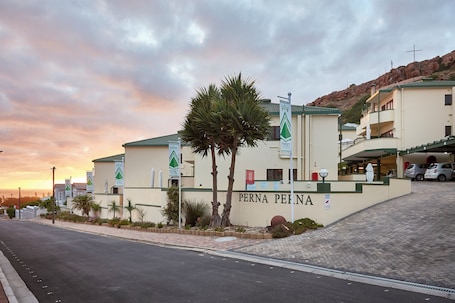 Entrada de la propiedad. First Group Perna Perna Mossel Bay