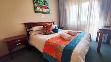 Apartment, 3 Bedrooms, Non Smoking | In-room safe, iron/ironing board, bed sheets