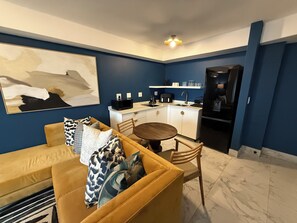 Standard Suite, 1 Bedroom | Private kitchen | Fridge, microwave, oven, stovetop