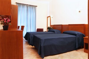 Una cassaforte in camera, culle/letti per bambini (gratuiti)