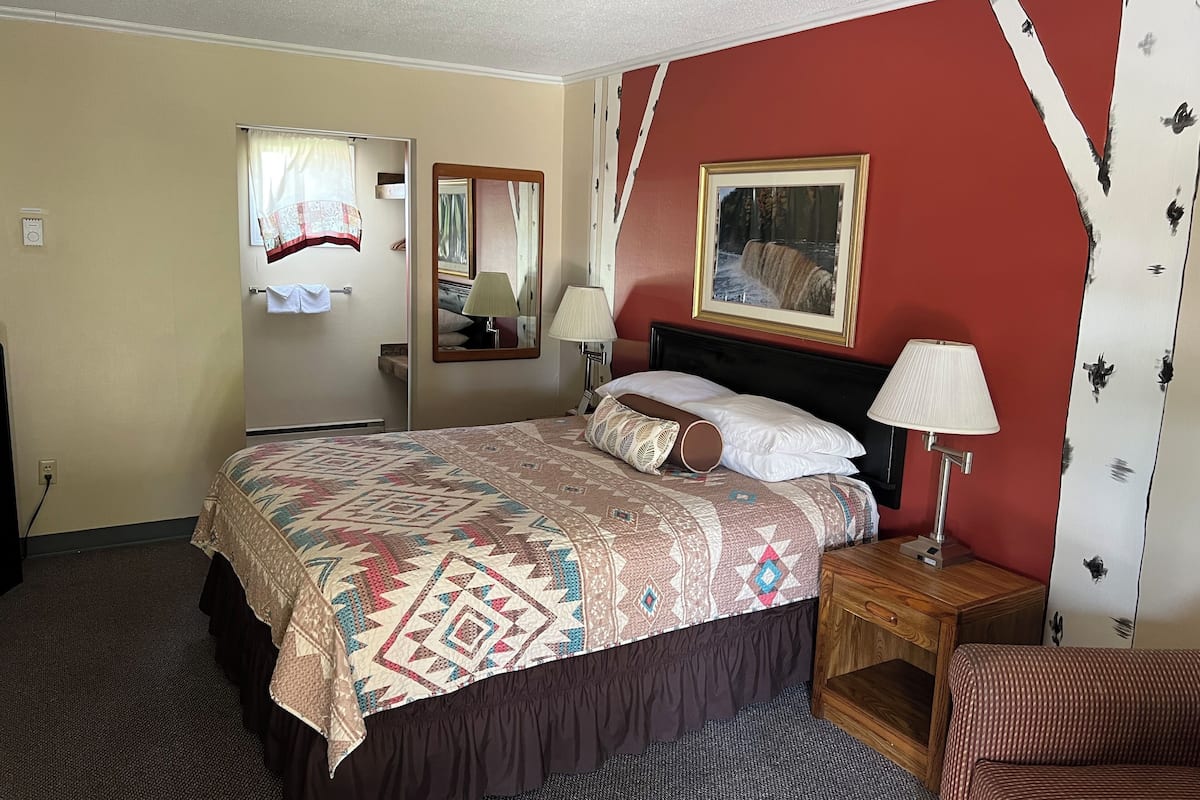Standaard eenpersoonskamer, 1 queensize bed | 1 slaapkamer, een strijkplank/strijkijzer, gratis wifi, beddengoed