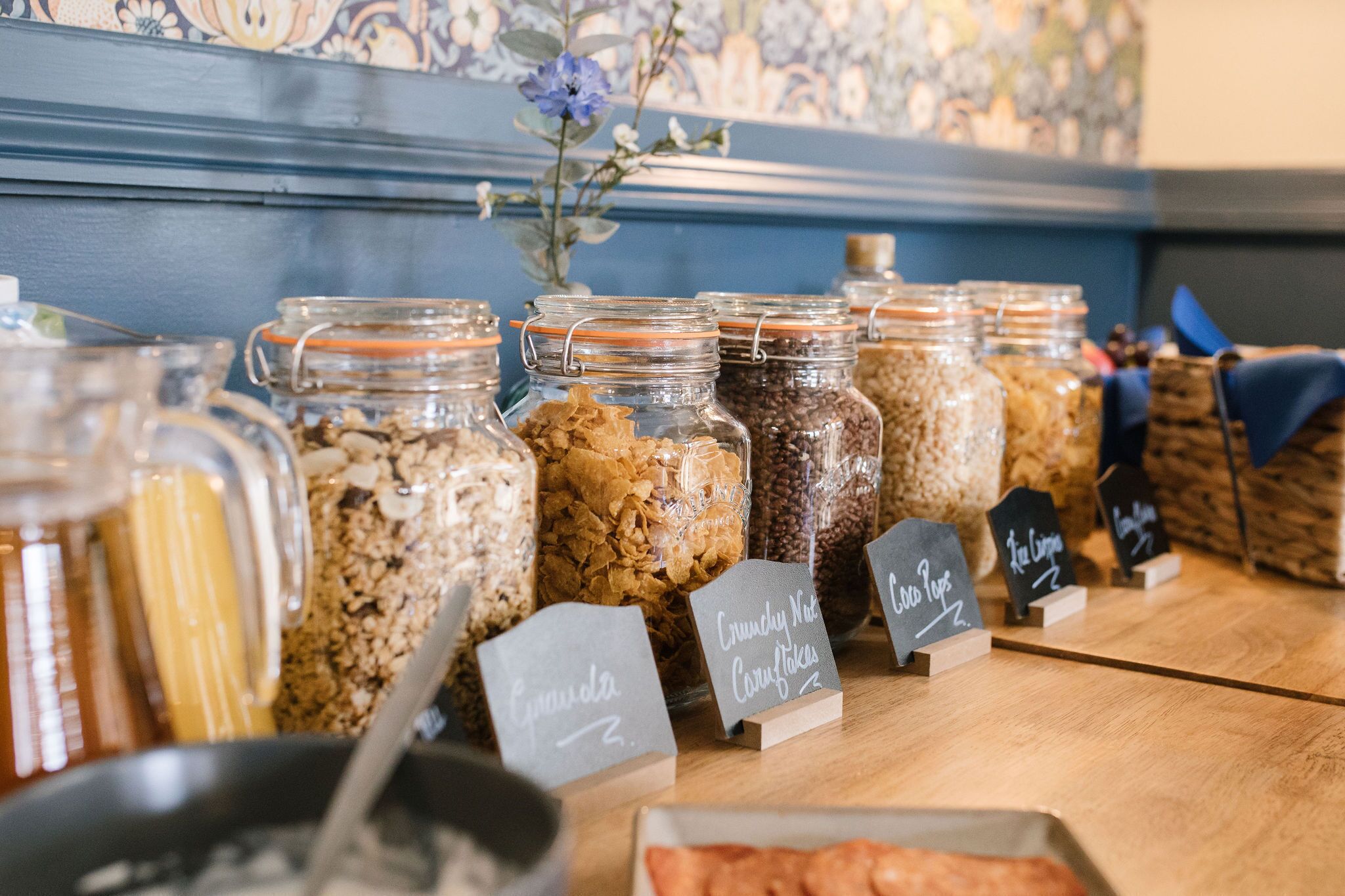 free daily english breakfast