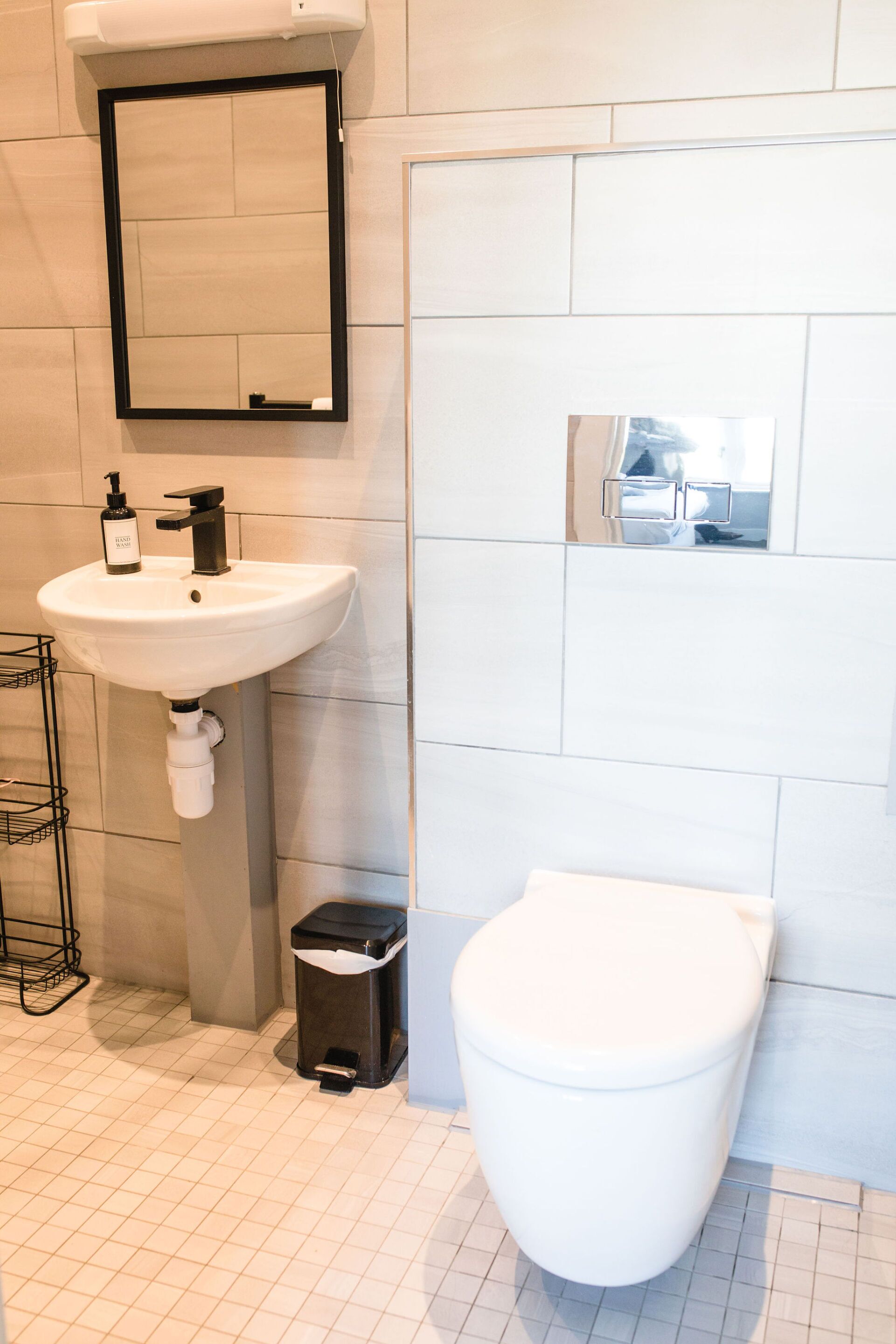 shower, free toiletries, towels