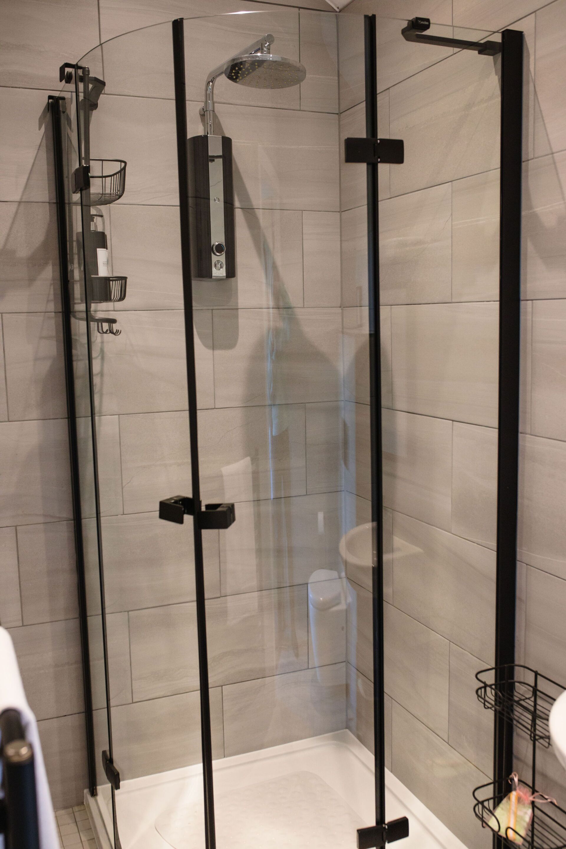 shower, free toiletries, towels