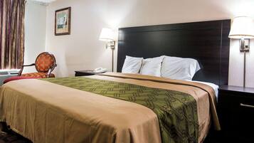 Una scrivania, Wi-Fi gratuito, lenzuola