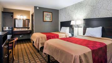 Escritorio, wifi gratis y ropa de cama