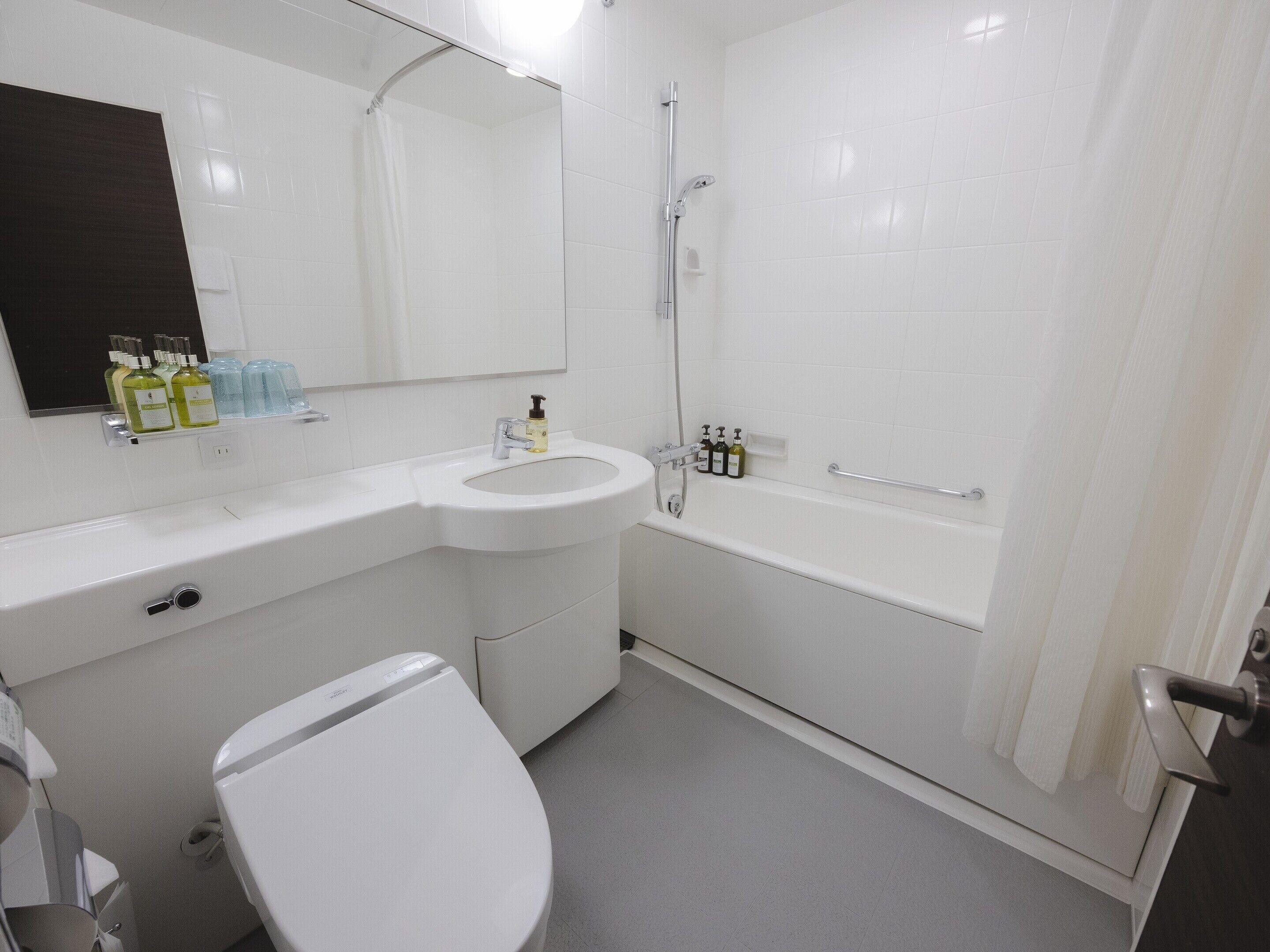 executive twin -non smoking-32sqm 120cm×2+extrabed | bathroom | combined shower/bathtub, free toiletries, hair dryer, slippers